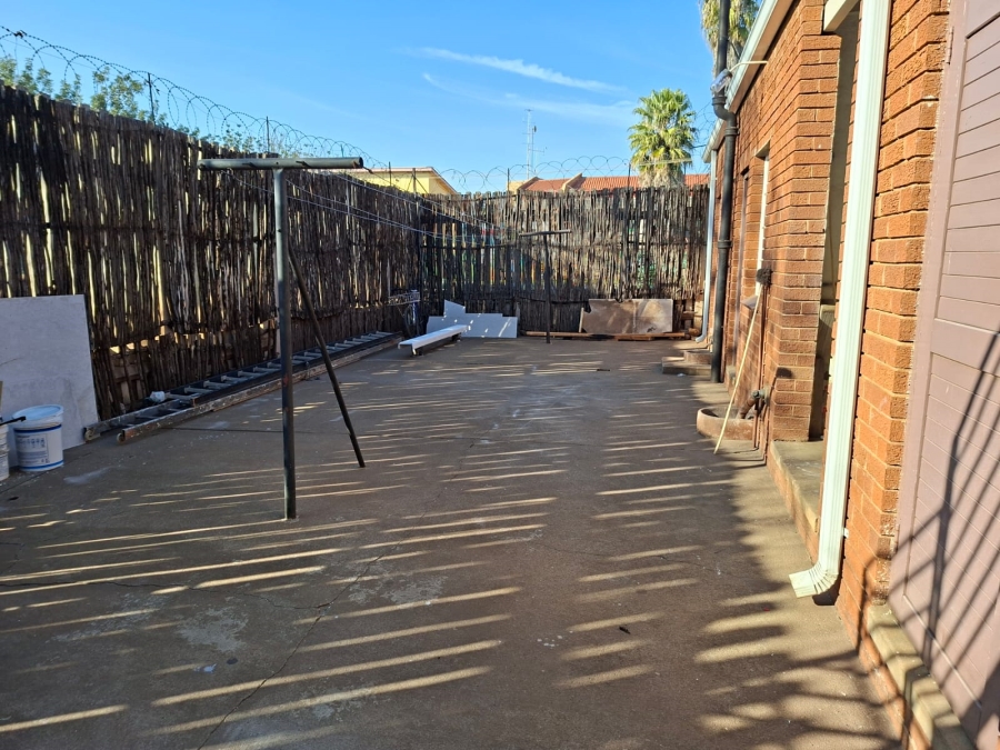 2 Bedroom Property for Sale in Potchefstroom North West